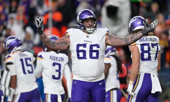 Vikings FA guard Dalton Risner